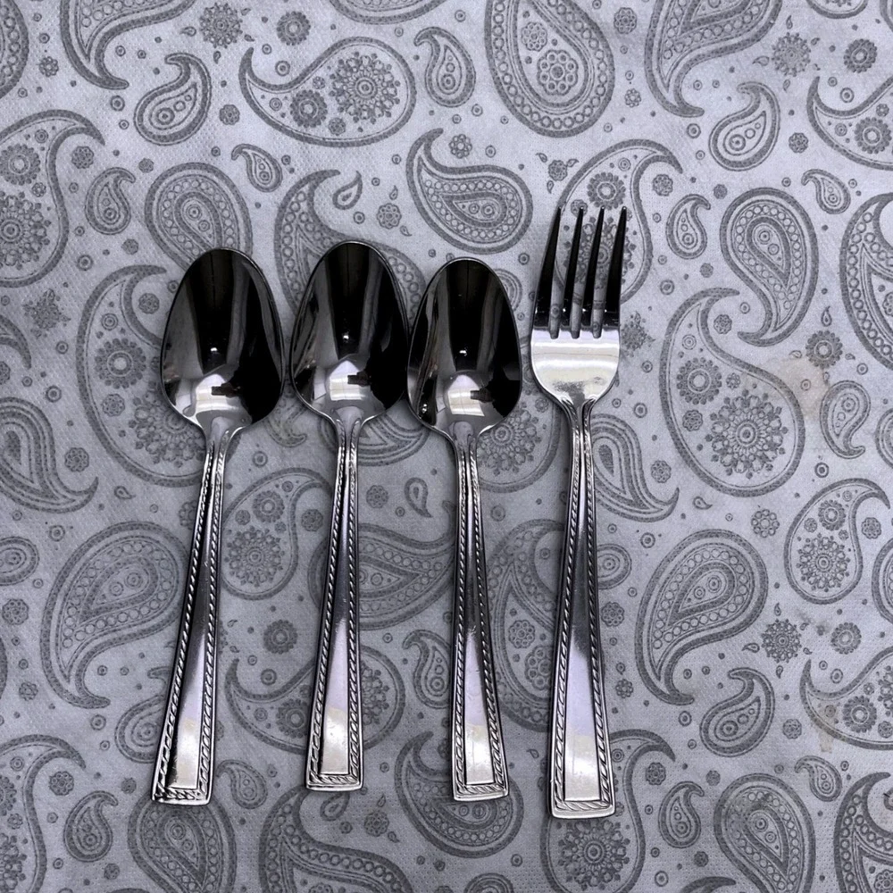 Oneida 18/8 Stainless 3 Teaspoons & 1 Fork Flatware Replacement Set